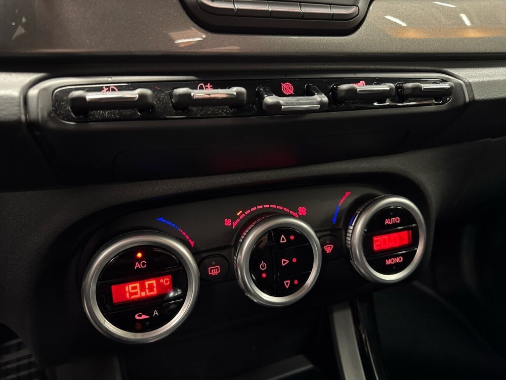 Alfa Romeo Giulietta 2011 Punainen