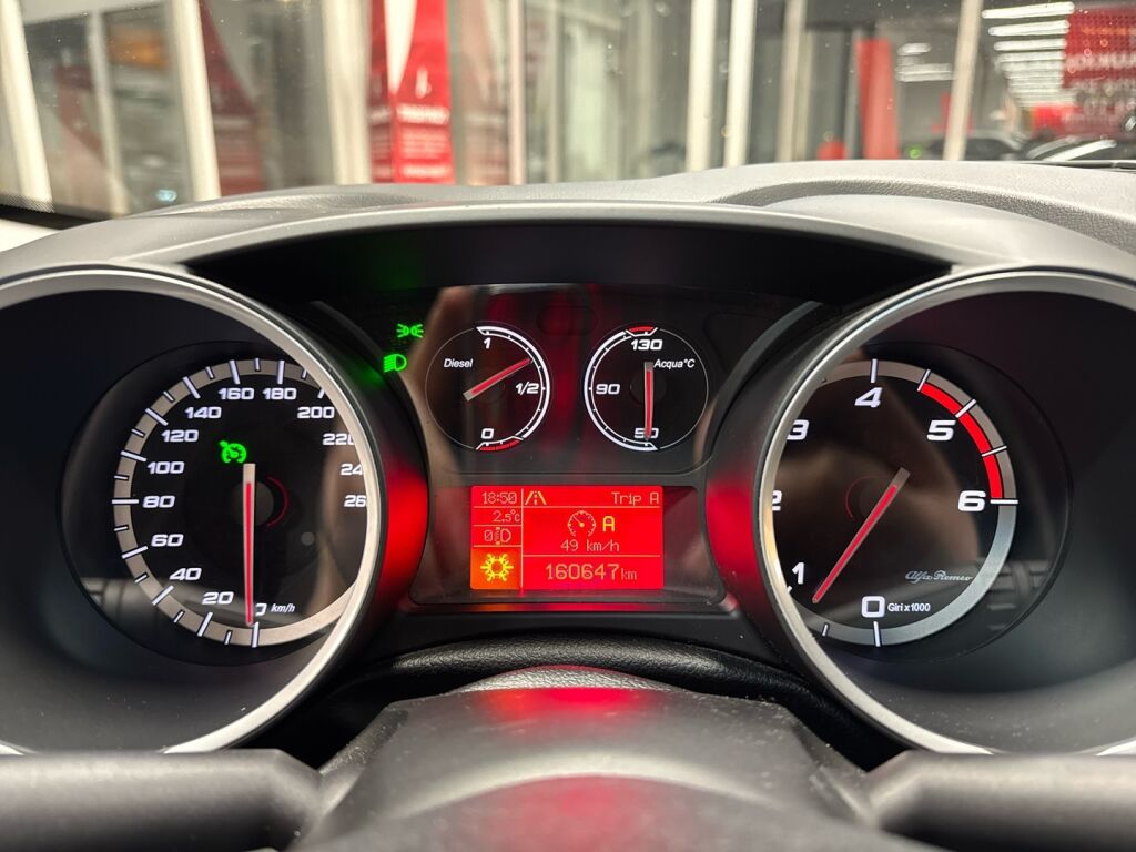 Alfa Romeo Giulietta 2011 Punainen