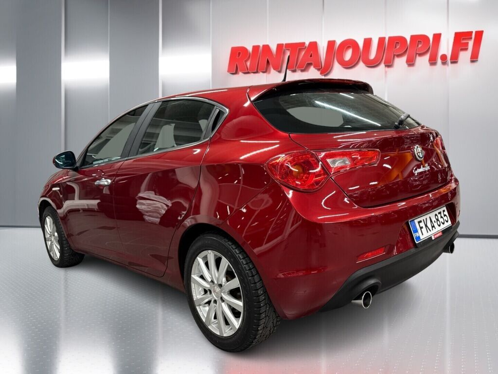 Alfa Romeo Giulietta 2011 Punainen