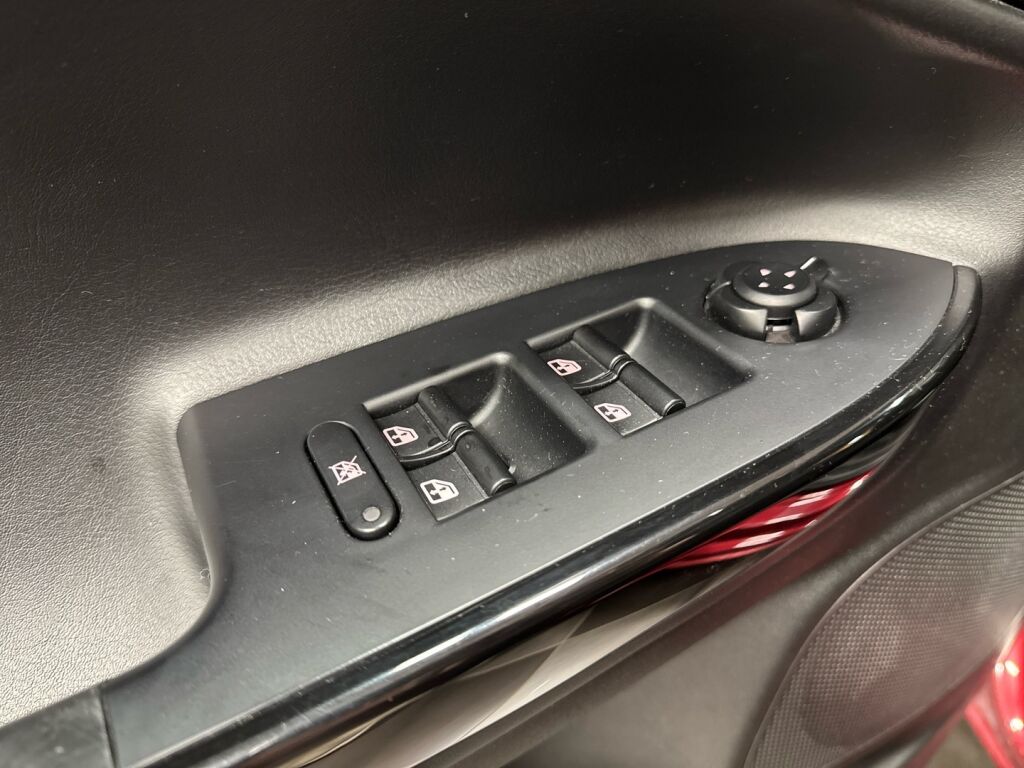 Alfa Romeo Giulietta 2011 Punainen