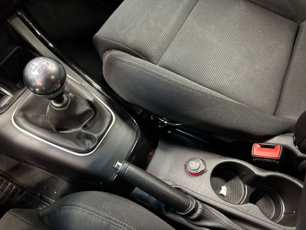 Alfa Romeo Giulietta 2011 Punainen