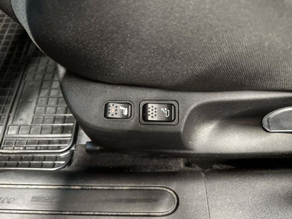 Alfa Romeo Giulietta 2011 Punainen