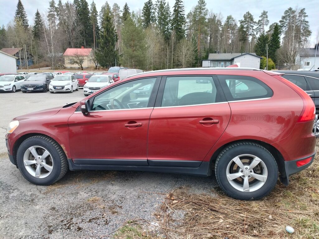 Volvo XC60 2009 Punainen