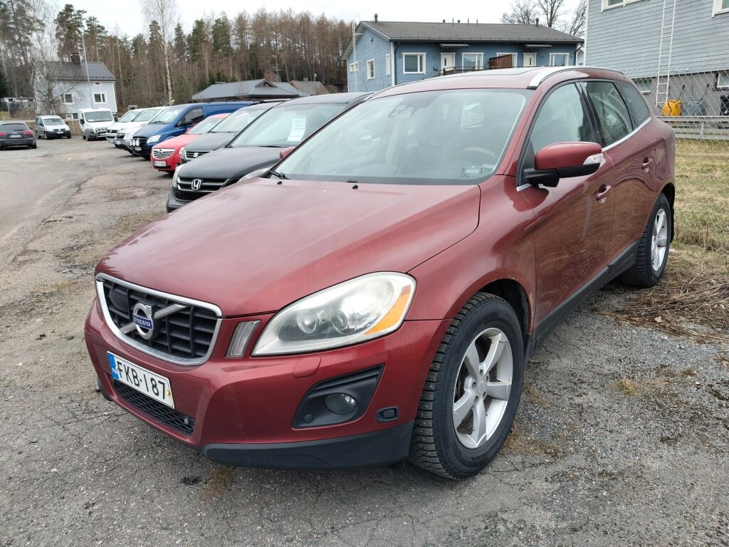 Volvo XC60 2009 Punainen