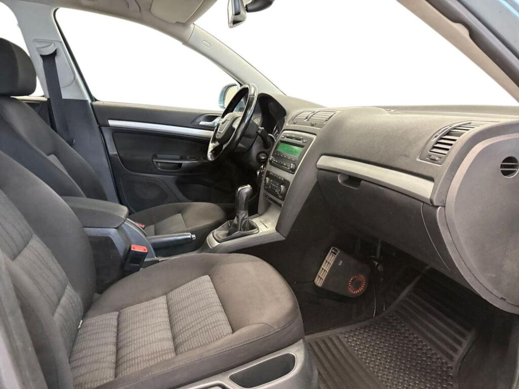 Skoda Octavia 2011 Harmaa