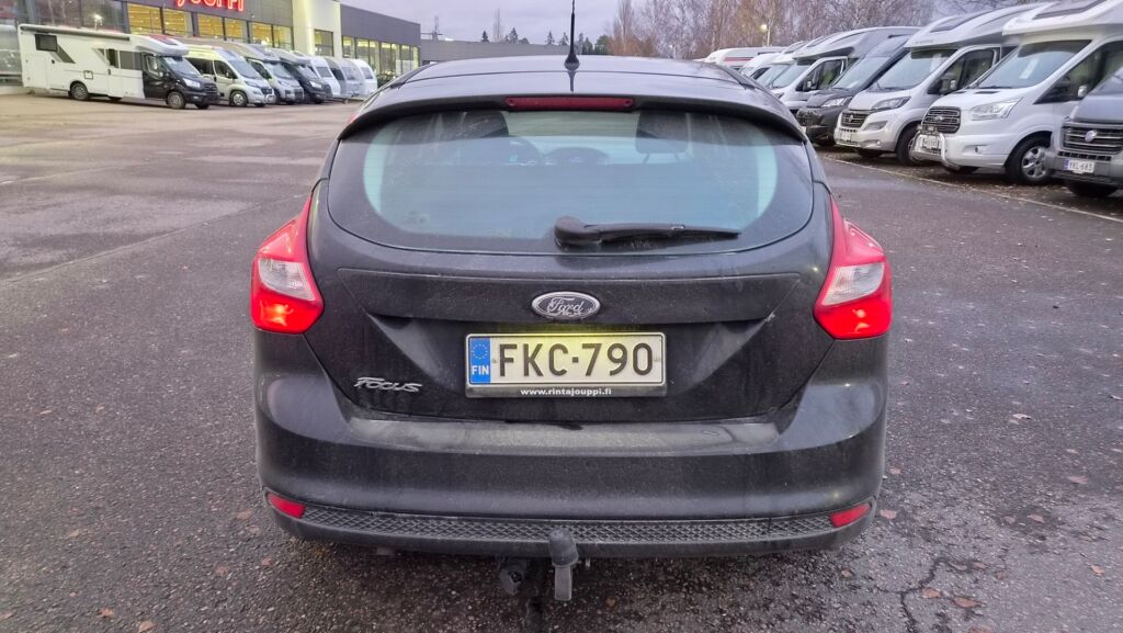 Ford Focus 2011 Musta