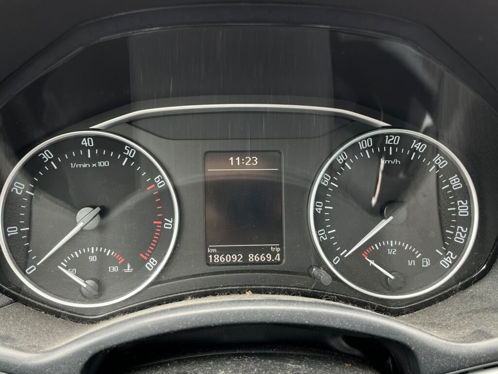 Skoda Octavia 2011 Valkoinen