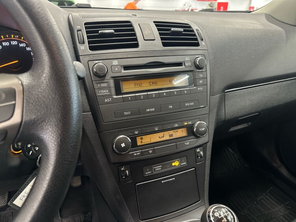 Toyota Avensis 2011 Harmaa