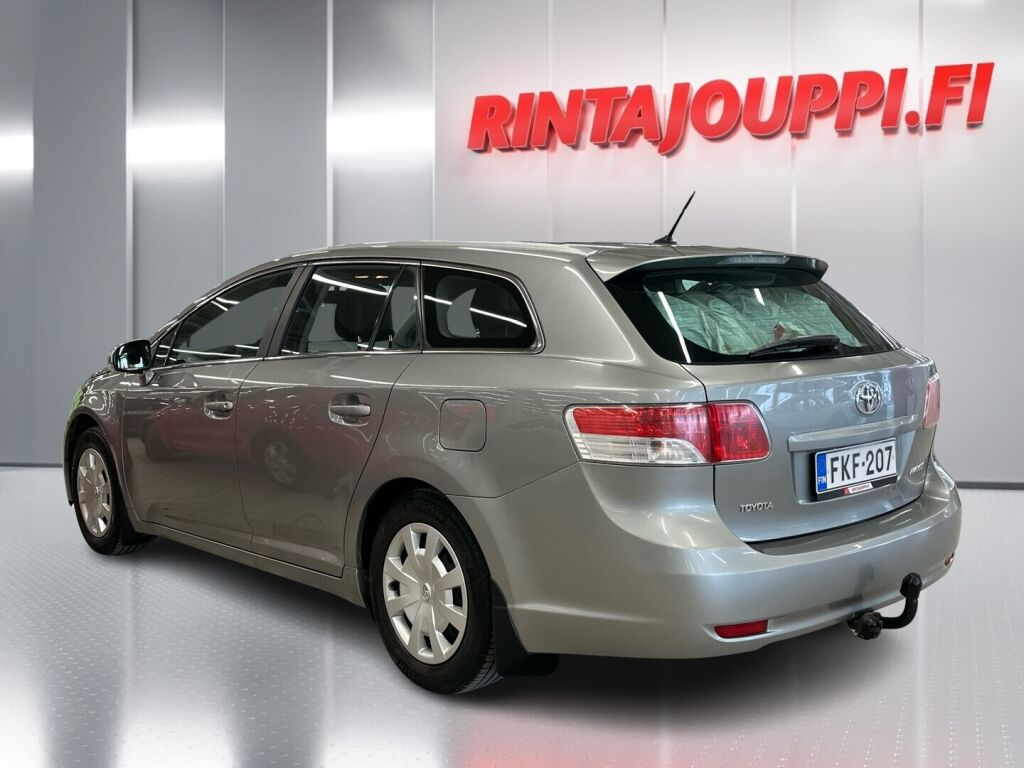 Toyota Avensis 2011 Harmaa