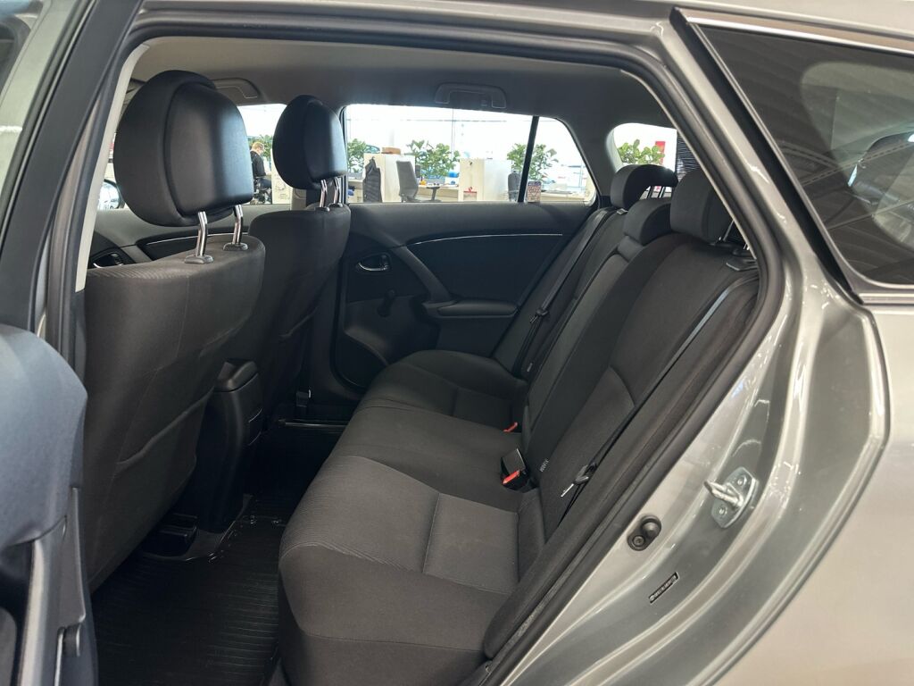 Toyota Avensis 2011 Harmaa