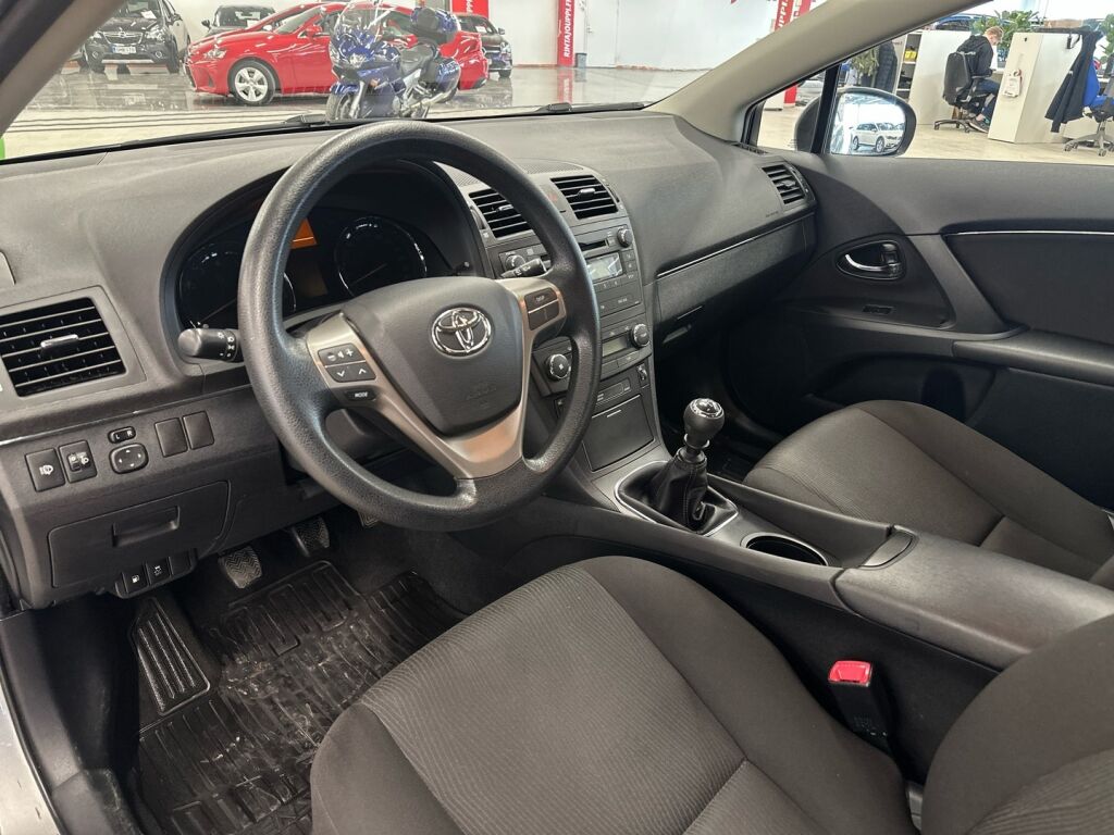 Toyota Avensis 2011 Harmaa
