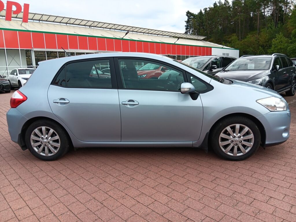 Toyota Auris 2011 Sininen