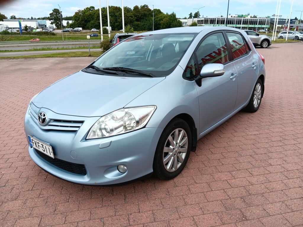 Toyota Auris 2011 Sininen