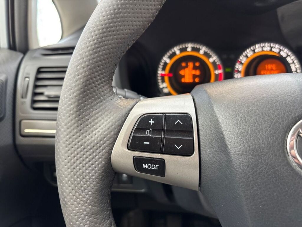 Toyota Auris 2011 Sininen