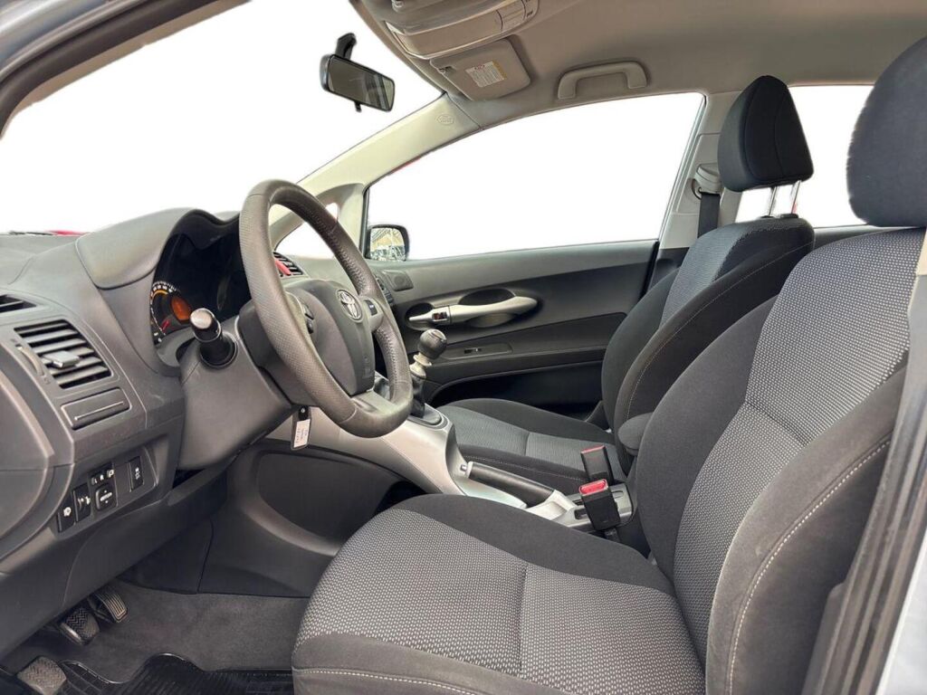 Toyota Auris 2011 Sininen