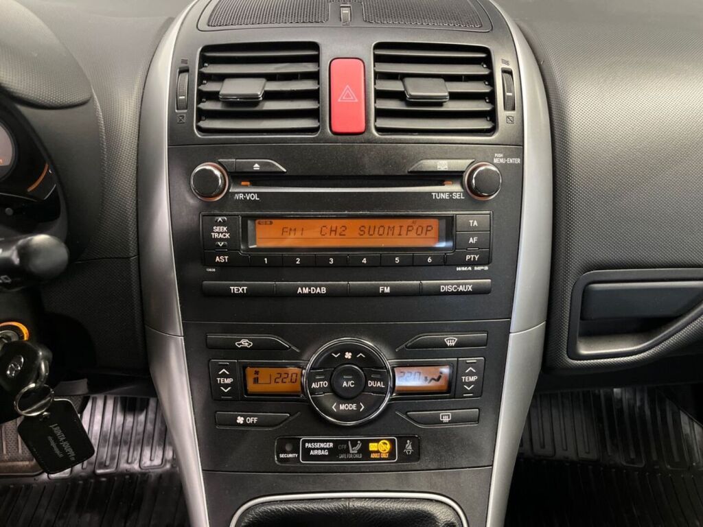 Toyota Auris 2011 Harmaa