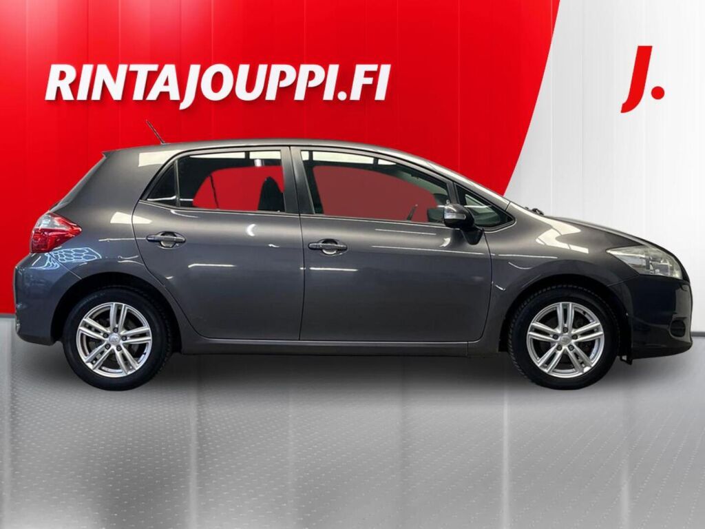 Toyota Auris 2011, photo 7/25