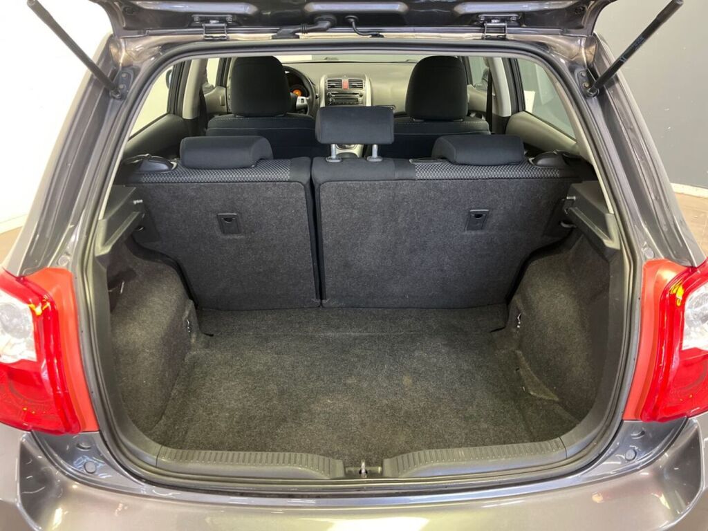 Toyota Auris 2011 Harmaa