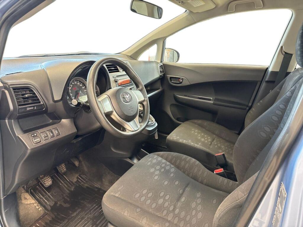Toyota Verso-S 2011 Sininen
