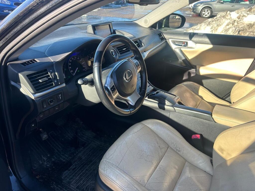 Lexus CT 2011 Musta