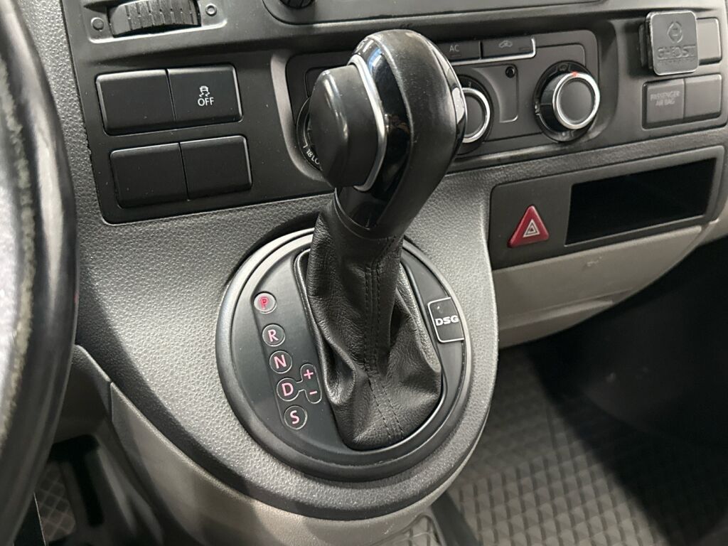 Volkswagen Transporter 2011 Valkoinen