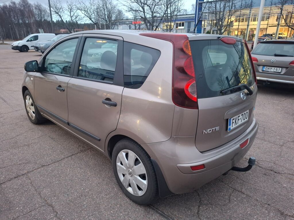 Nissan Note 2011 Ruskea (beige)