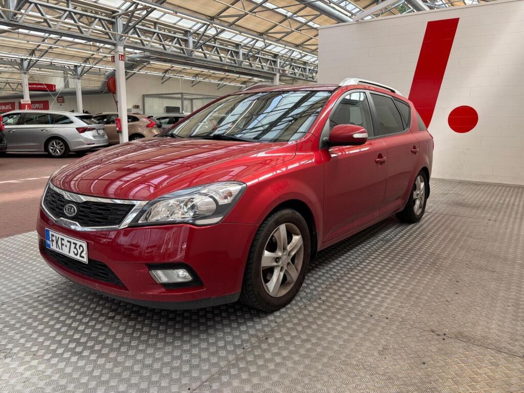 Kia Ceed 2011 Punainen