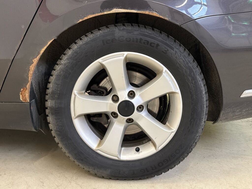 Volkswagen Passat 2011 Ruskea (beige)