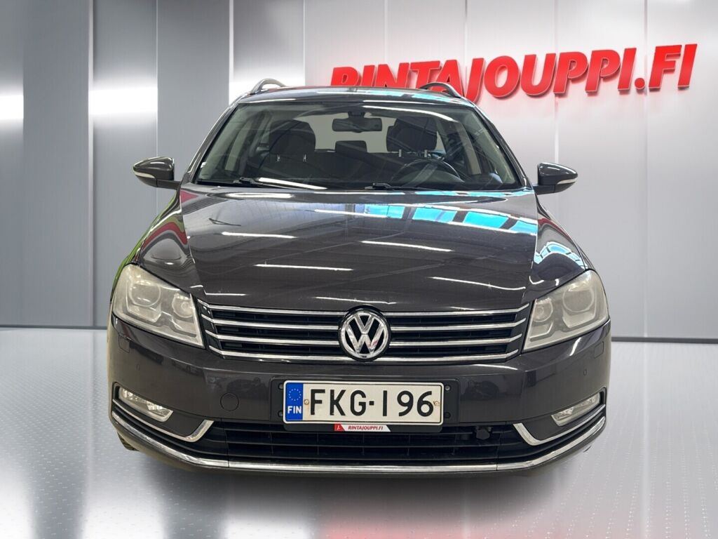 Volkswagen Passat 2011 Ruskea (beige)
