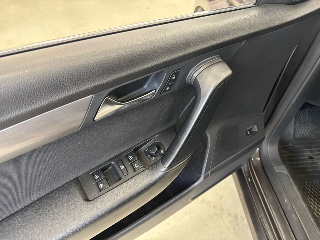 Volkswagen Passat 2011 Ruskea (beige)