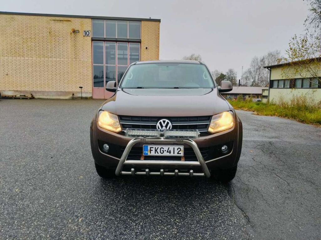 Volkswagen Amarok 2011 Ruskea (beige)