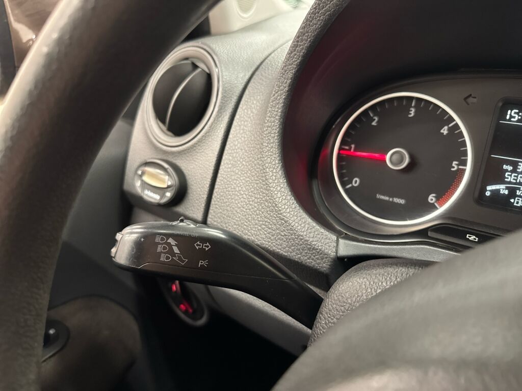 Volkswagen Amarok 2011 Ruskea (beige)