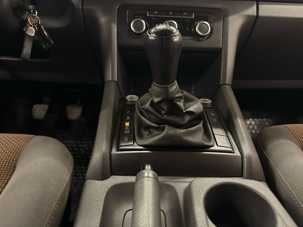 Volkswagen Amarok 2011 Ruskea (beige)