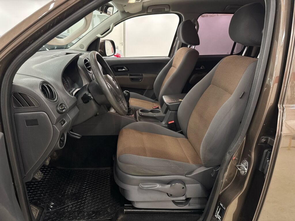 Volkswagen Amarok 2011 Ruskea (beige)