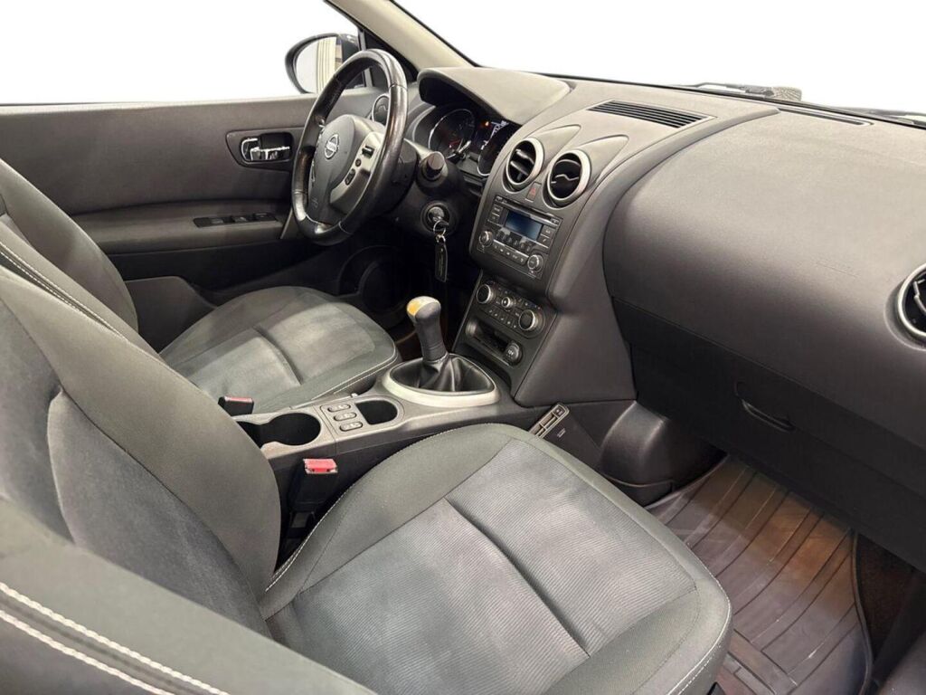 Nissan Qashqai+2 2012 Musta