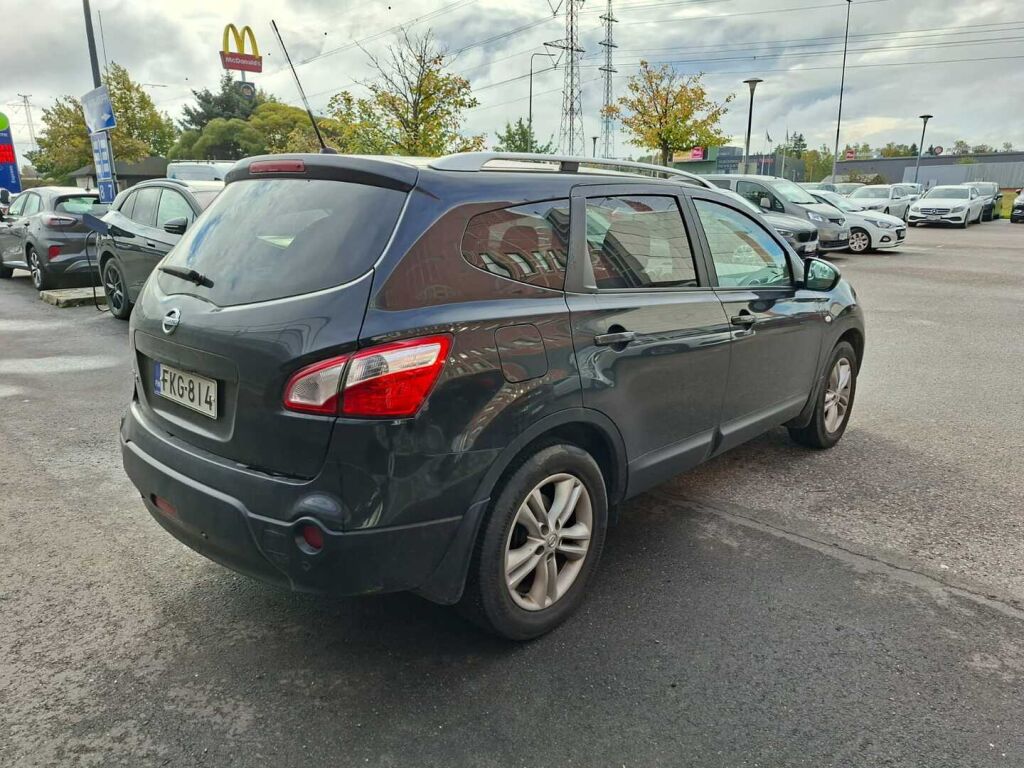 Nissan Qashqai+2 2012 Musta