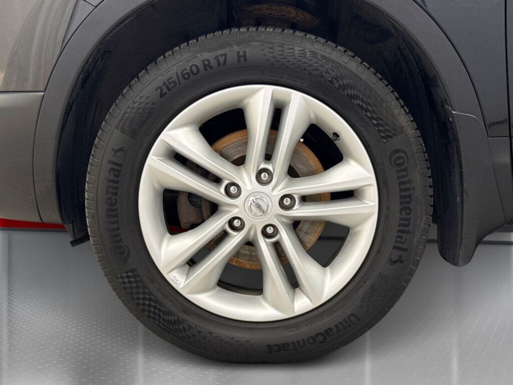 Nissan Qashqai+2 2012 Musta