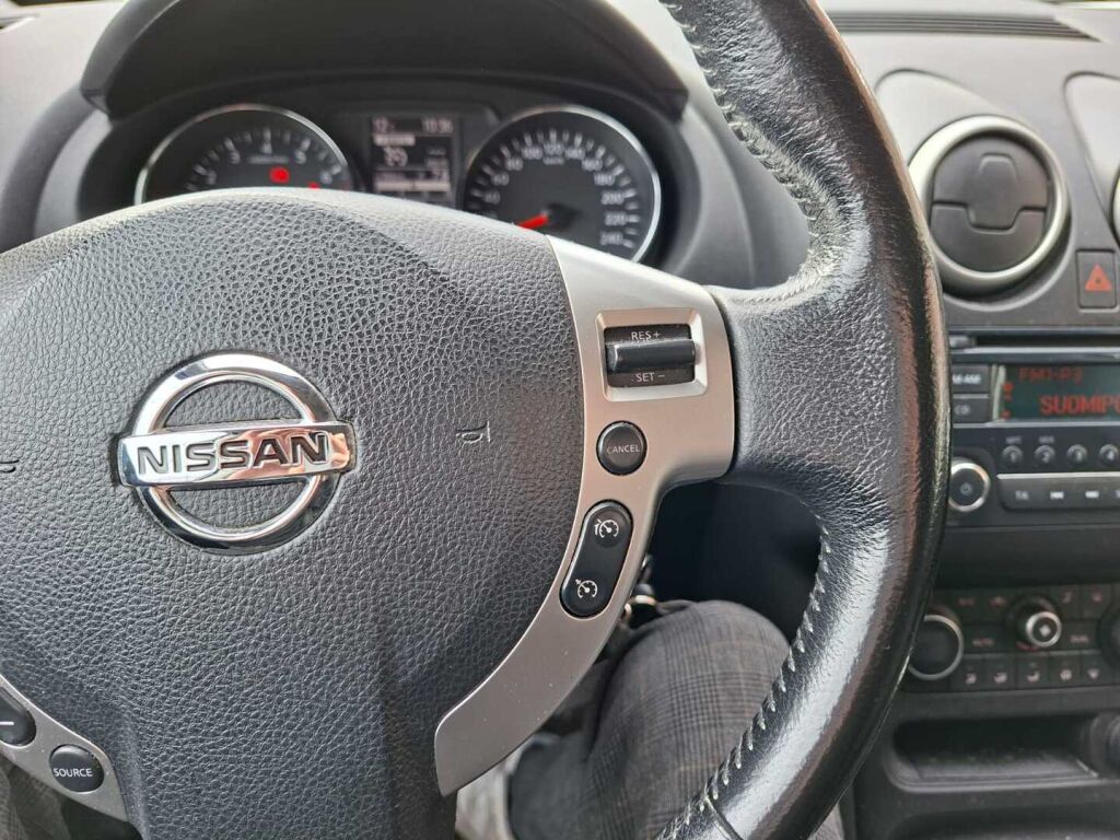 Nissan Qashqai+2 2012 Musta