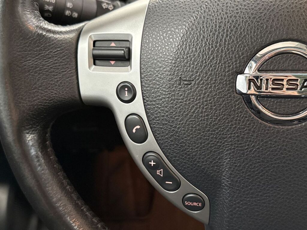 Nissan Qashqai+2 2012 Musta