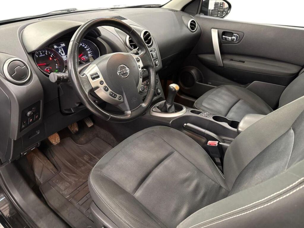 Nissan Qashqai+2 2012 Musta