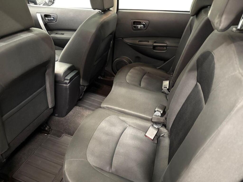 Nissan Qashqai+2 2012 Musta