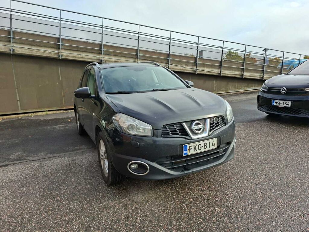 Nissan Qashqai+2 2012 Musta