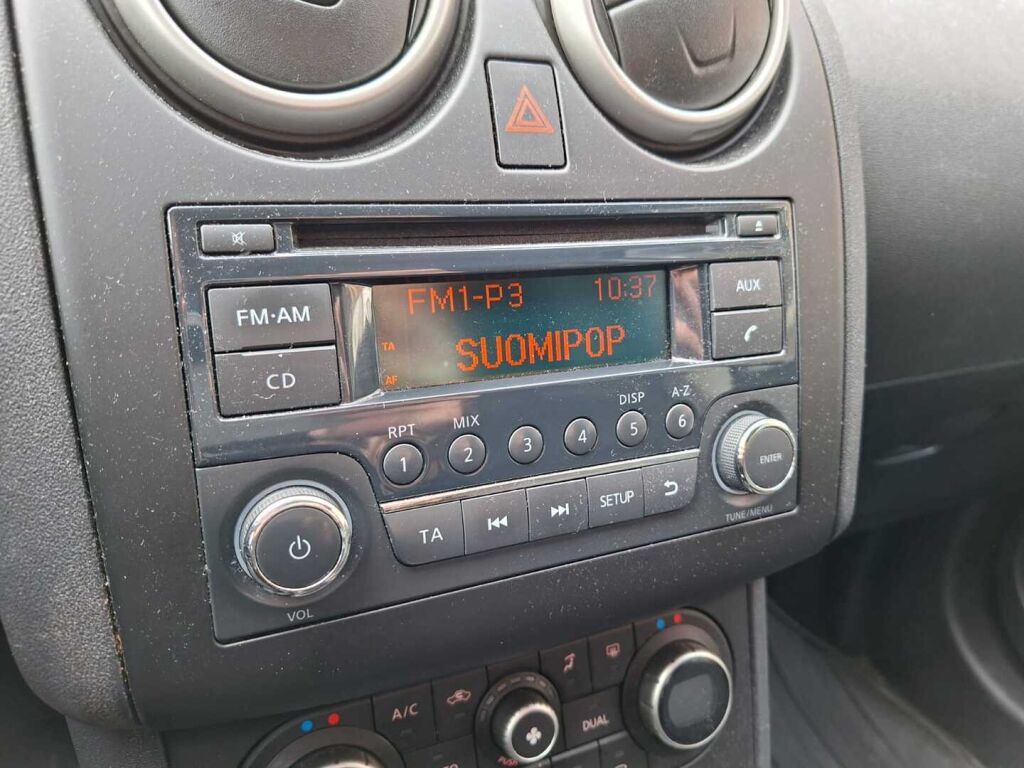 Nissan Qashqai+2 2012 Musta