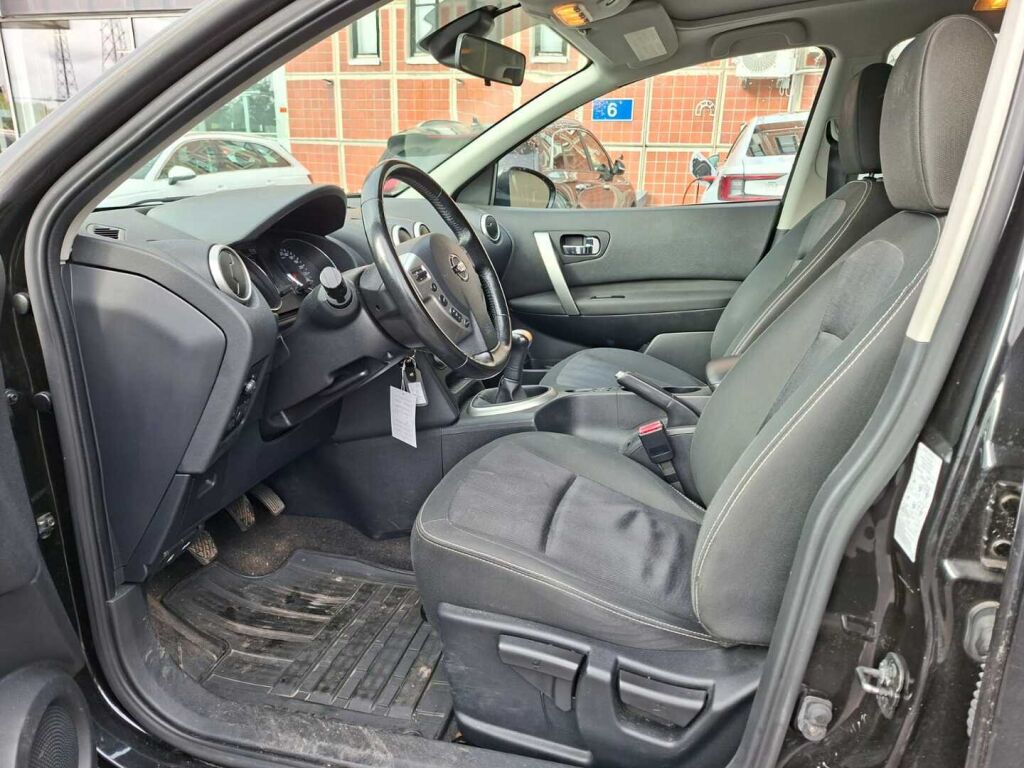 Nissan Qashqai+2 2012 Musta