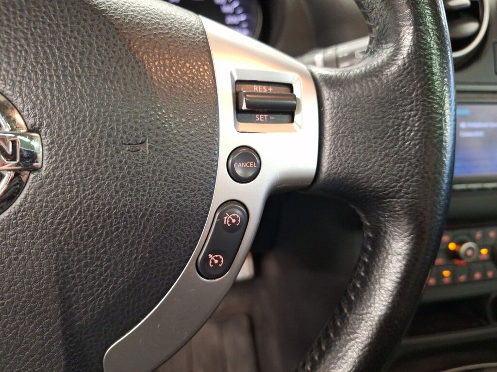 Nissan Qashqai+2 2012 Musta