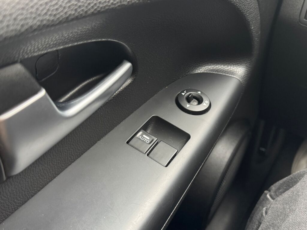 Kia Venga 2012 Musta