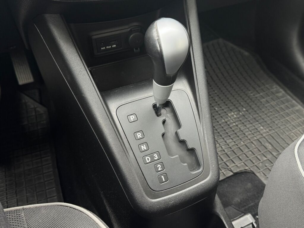 Kia Venga 2012 Musta