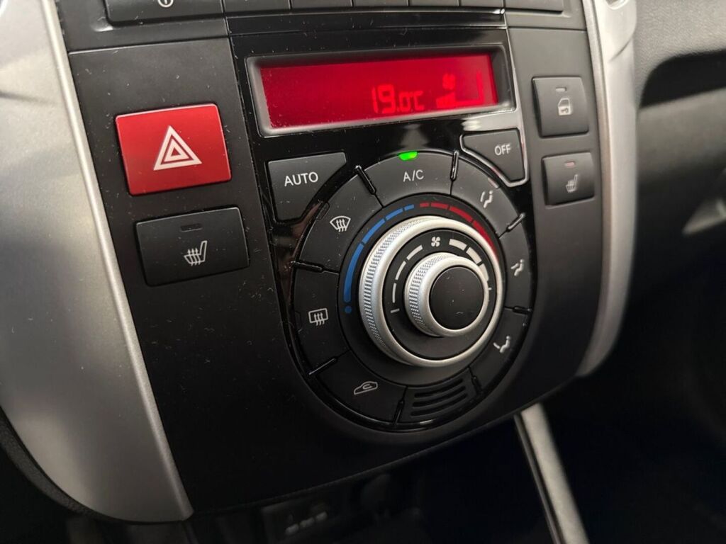 Kia Venga 2012 Musta