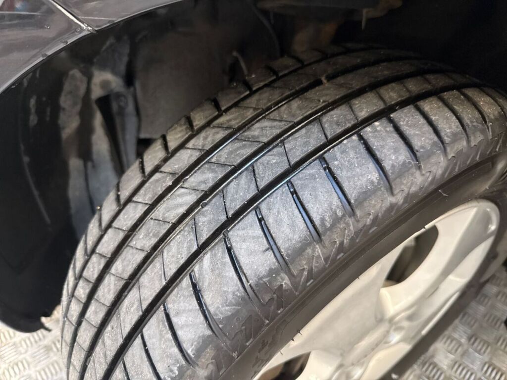 Kia Venga 2012 Musta