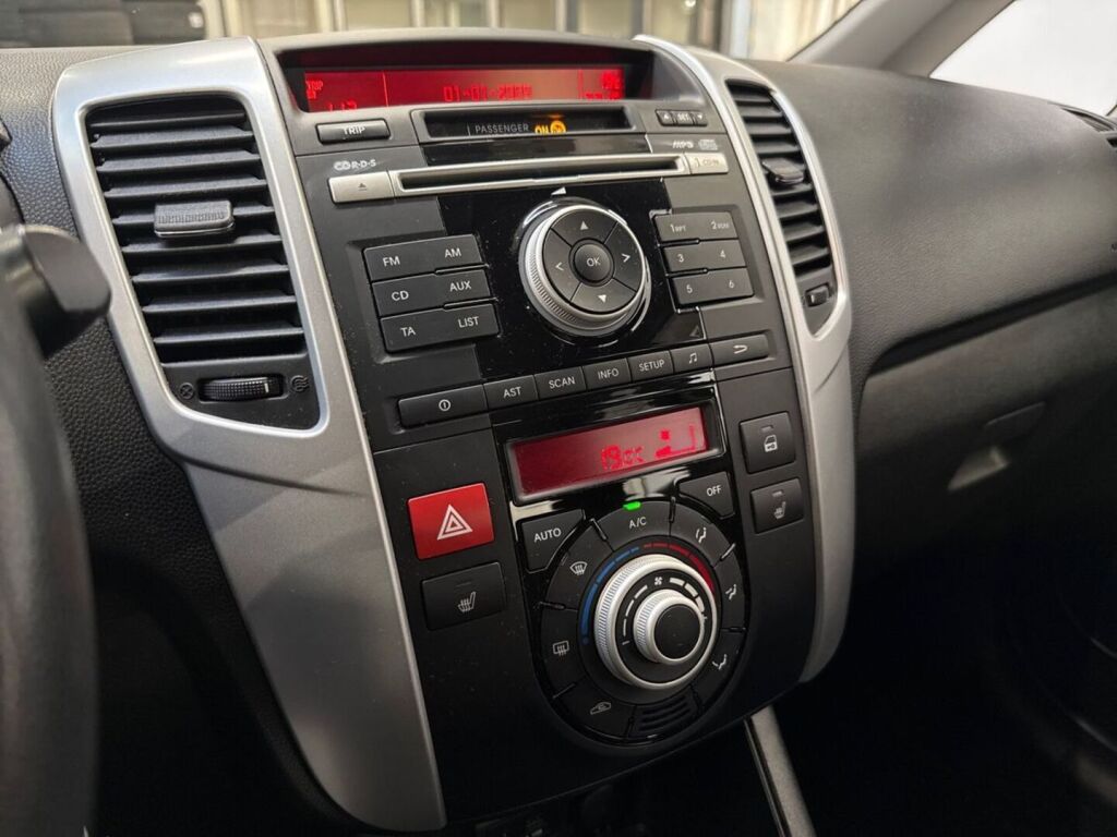 Kia Venga 2012 Musta
